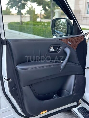 Nissan Patrol 2010, 270,000 km - 5.6 l - Bakı