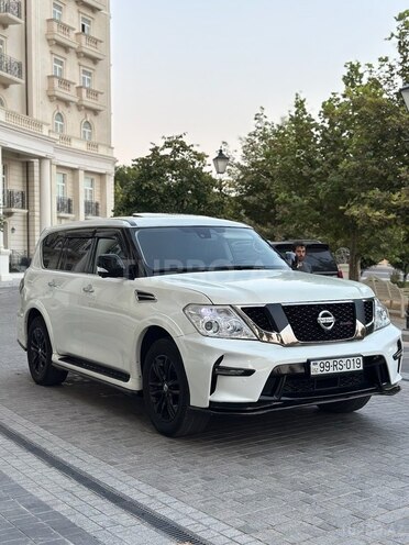 Nissan Patrol 2010, 270,000 km - 5.6 l - Bakı