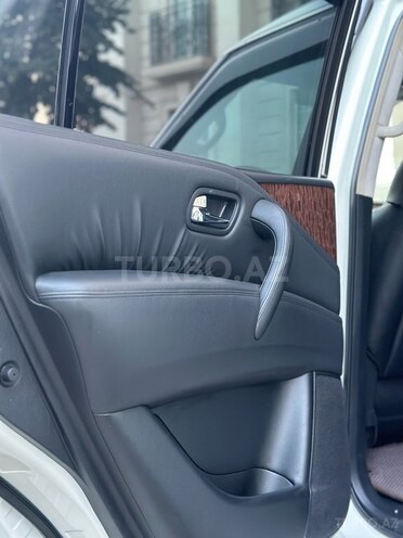 Nissan Patrol 2010, 270,000 km - 5.6 l - Bakı