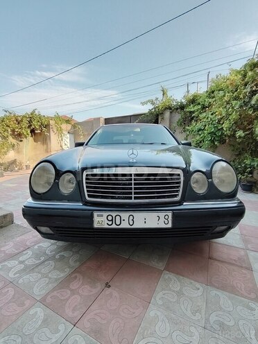 Mercedes E 240 1998, 324,000 km - 2.4 l - Sumqayıt