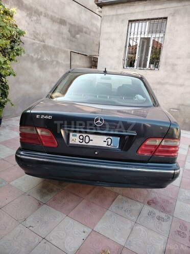 Mercedes E 240 1998, 324,000 km - 2.4 l - Sumqayıt