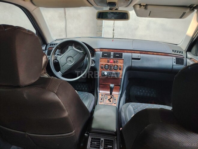 Mercedes E 240 1998, 324,000 km - 2.4 l - Sumqayıt