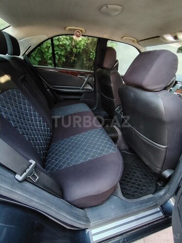Mercedes E 240 1998, 324,000 km - 2.4 l - Sumqayıt