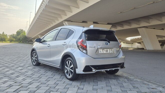 Toyota Prius C 2018, 116,000 km - 1.5 l - Bakı
