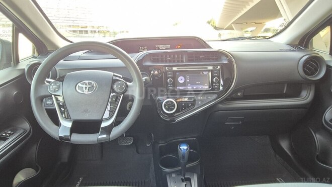 Toyota Prius C 2018, 116,000 km - 1.5 l - Bakı