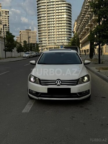 Volkswagen Passat 2011, 355,000 km - 1.8 л - Bakı
