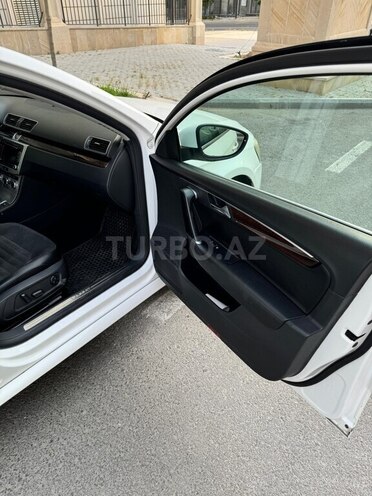 Volkswagen Passat 2011, 355,000 km - 1.8 л - Bakı