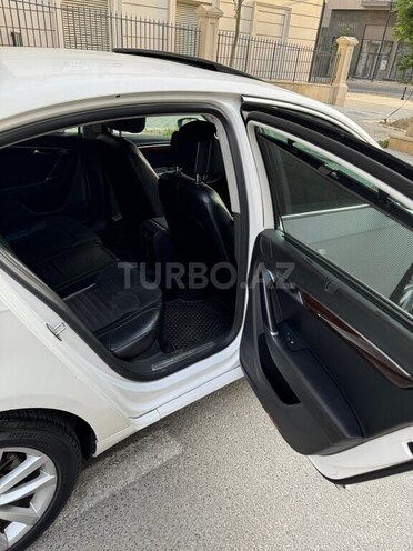 Volkswagen Passat 2011, 355,000 km - 1.8 л - Bakı