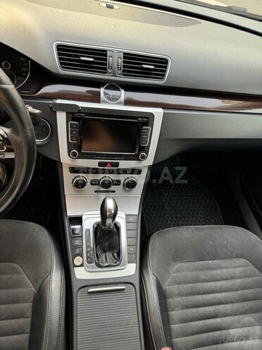 Volkswagen Passat 2011, 355,000 km - 1.8 л - Bakı