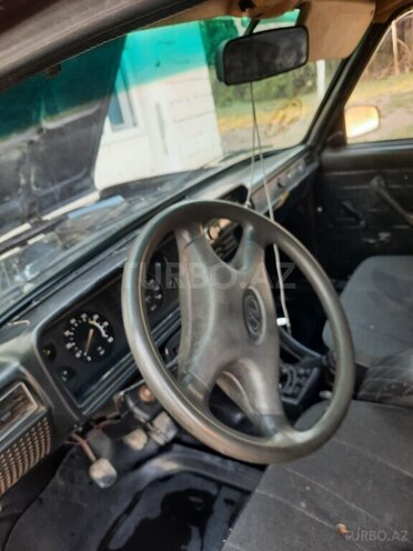 LADA (VAZ) 2107 2001, 54,649 km - 1.6 l - Salyan