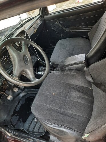 LADA (VAZ) 2107 2001, 54,649 km - 1.6 l - Salyan