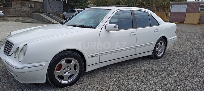 Mercedes E 320 2000, 266,000 km - 3.2 l - Bərdə