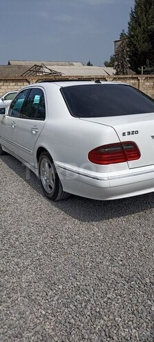 Mercedes E 320 2000, 266,000 km - 3.2 l - Bərdə