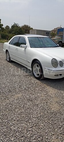 Mercedes E 320 2000, 266,000 km - 3.2 l - Bərdə
