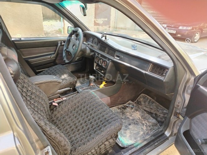 Mercedes 190 1990, 246,000 km - 2.3 l - Tovuz