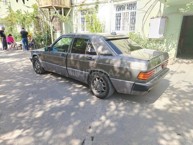 Mercedes 190 1990, 246,000 km - 2.3 l - Tovuz