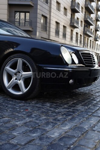 Mercedes E 280 2001, 233,613 km - 2.8 l - Bakı