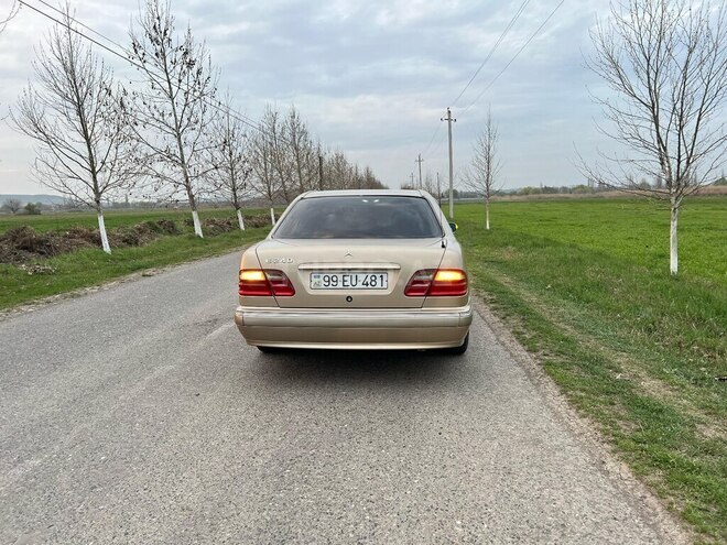 Mercedes E 240 1999, 277,000 km - 2.4 l - Füzuli