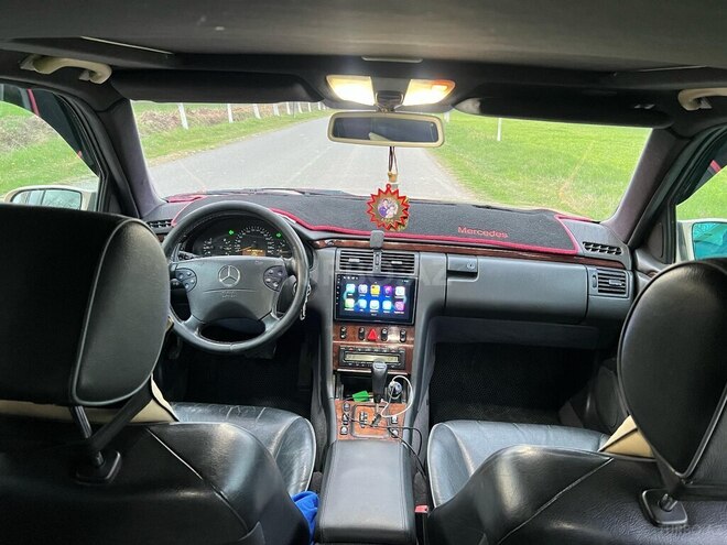 Mercedes E 240 1999, 277,000 km - 2.4 l - Füzuli