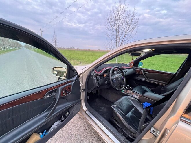 Mercedes E 240 1999, 277,000 km - 2.4 l - Füzuli