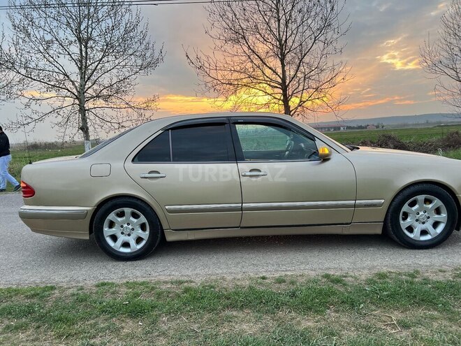 Mercedes E 240 1999, 277,000 km - 2.4 l - Füzuli