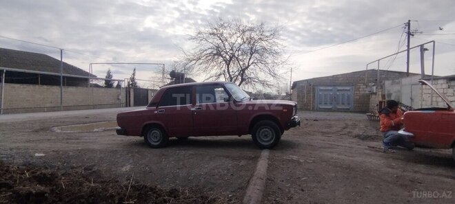 LADA (VAZ) 2107 2005, 70,000 km - 1.6 l - Salyan