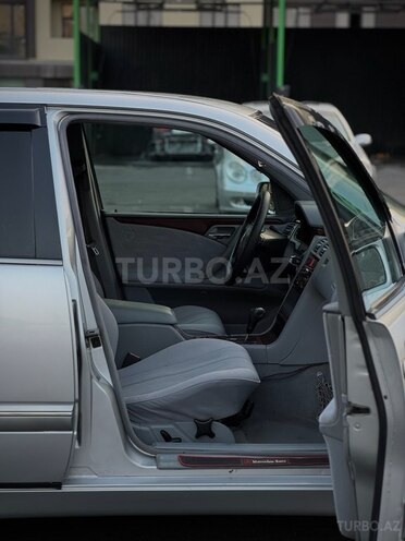 Mercedes E 240 2000, 377,400 km - 2.4 l - Bakı