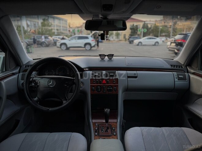 Mercedes E 240 2000, 377,400 km - 2.4 l - Bakı