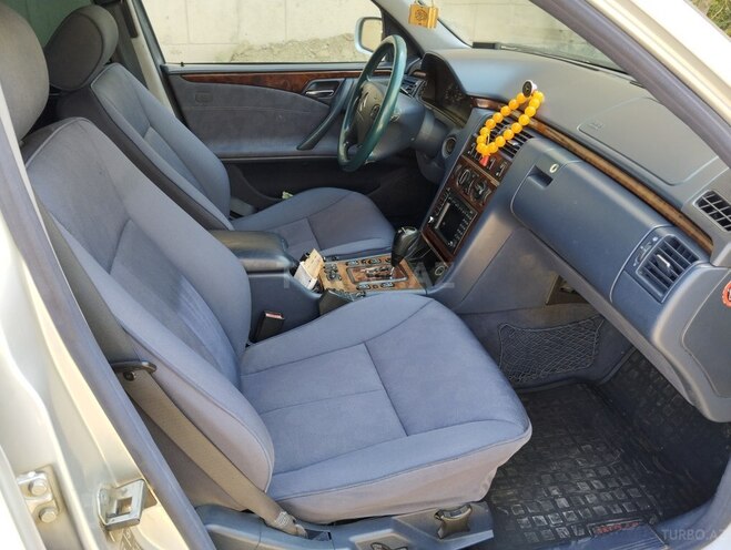 Mercedes E 220 d 2000, 428,000 km - 2.2 l - Bakı