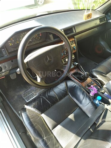 Mercedes E 200 1994, 253,698 km - 2.0 л - Lənkəran