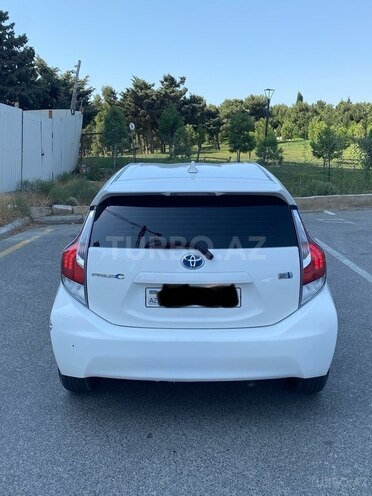 Toyota Prius C 2016, 321,869 km - 1.5 l - Bakı