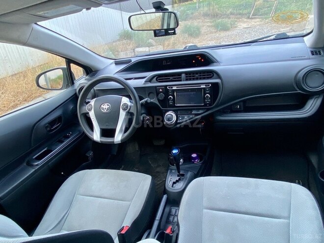 Toyota Prius C 2016, 321,869 km - 1.5 l - Bakı
