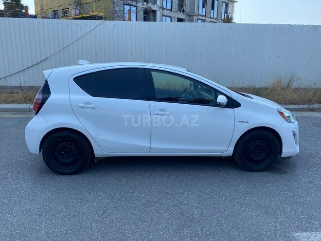 Toyota Prius C 2016, 321,869 km - 1.5 l - Bakı