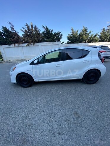 Toyota Prius C 2016, 321,869 km - 1.5 l - Bakı