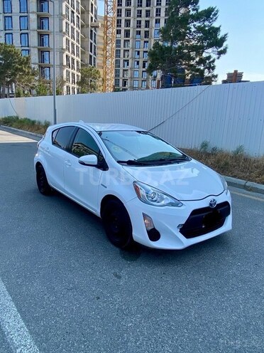 Toyota Prius C 2016, 321,869 km - 1.5 l - Bakı
