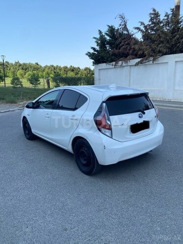 Toyota Prius C 2016, 321,869 km - 1.5 l - Bakı