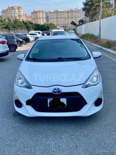 Toyota Prius C 2016, 321,869 km - 1.5 l - Bakı