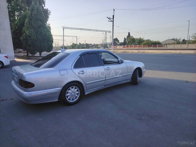 Mercedes E 220 1999, 200,000 km - 2.2 l - Gəncə