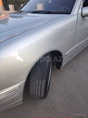 Mercedes E 220 1999, 200,000 km - 2.2 l - Gəncə