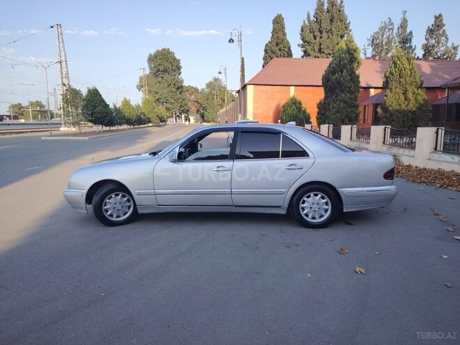 Mercedes E 220 1999, 200,000 km - 2.2 l - Gəncə