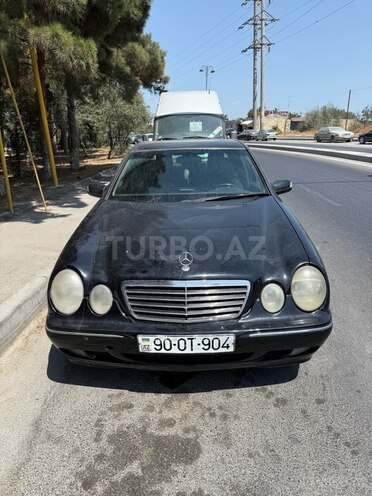 Mercedes E 220 2000, 123,456 km - 2.2 l - Bakı