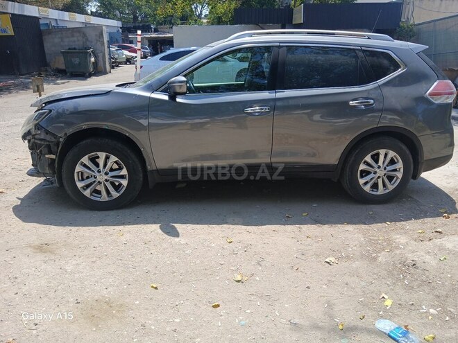 Nissan X-Trail 2015, 124,000 km - 2.5 л - Bakı