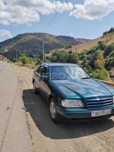 Mercedes C 200 1995, 380,000 km - 2.0 л - Tovuz