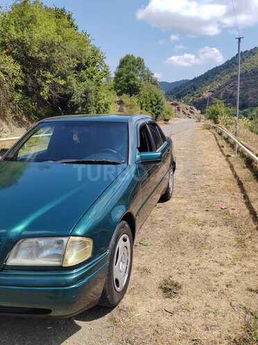 Mercedes C 200 1995, 380,000 km - 2.0 л - Tovuz