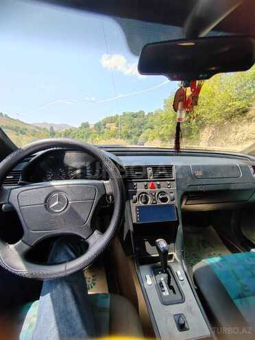 Mercedes C 200 1995, 380,000 km - 2.0 л - Tovuz