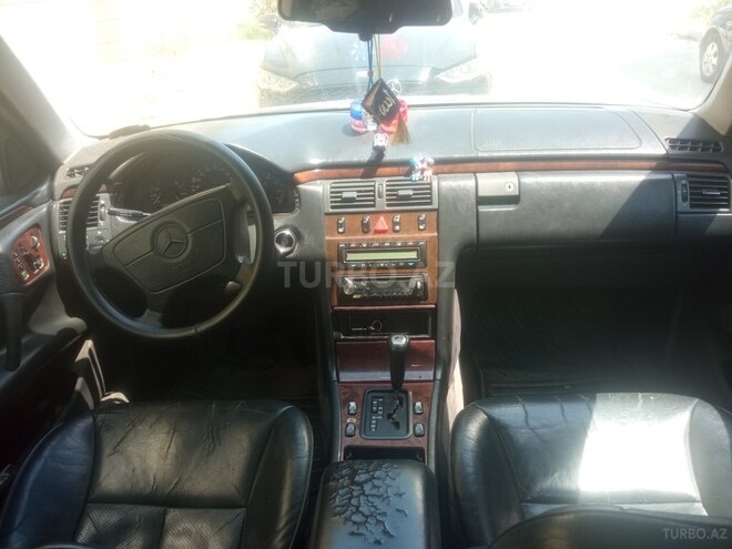 Mercedes E 200 1996, 223,450 km - 2.0 l - Bakı