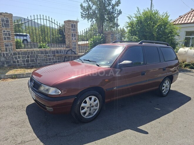 Opel Astra 1997, 400,000 km - 1.6 l - Şəki