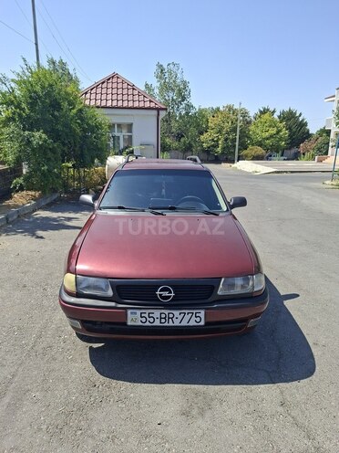 Opel Astra 1997, 400,000 km - 1.6 l - Şəki