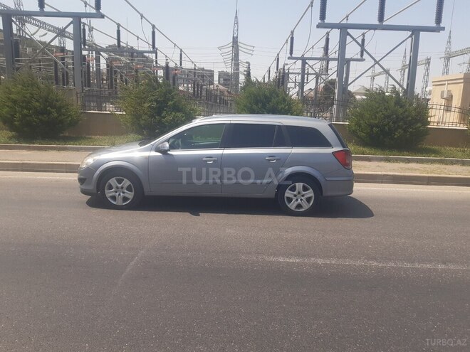 Opel Astra 2008, 300,000 km - 1.6 л - Astara