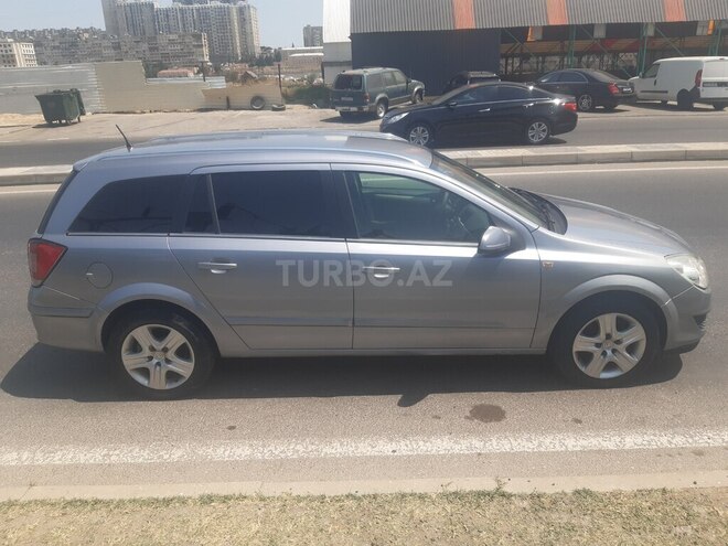 Opel Astra 2008, 300,000 km - 1.6 л - Astara